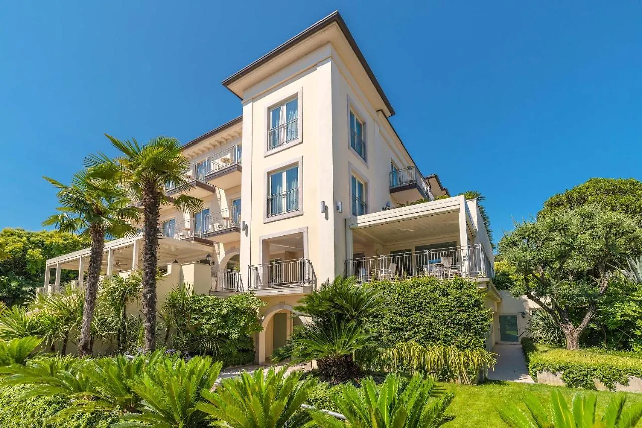 Villa Rosa Hotel Desenzano Desenzano del Garda 4*,
